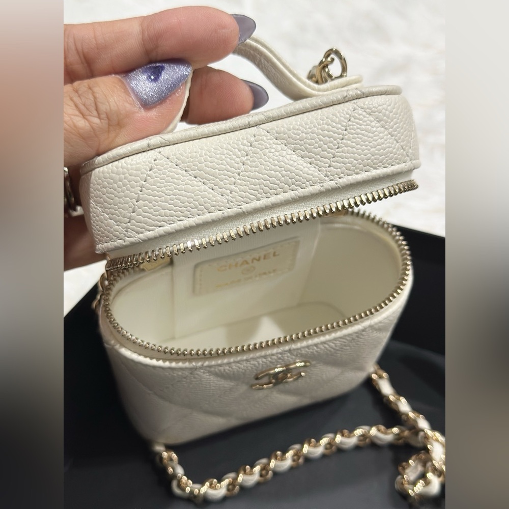 Chanel Mini Vanity Top Handle with Chain - Picture 4 of 6